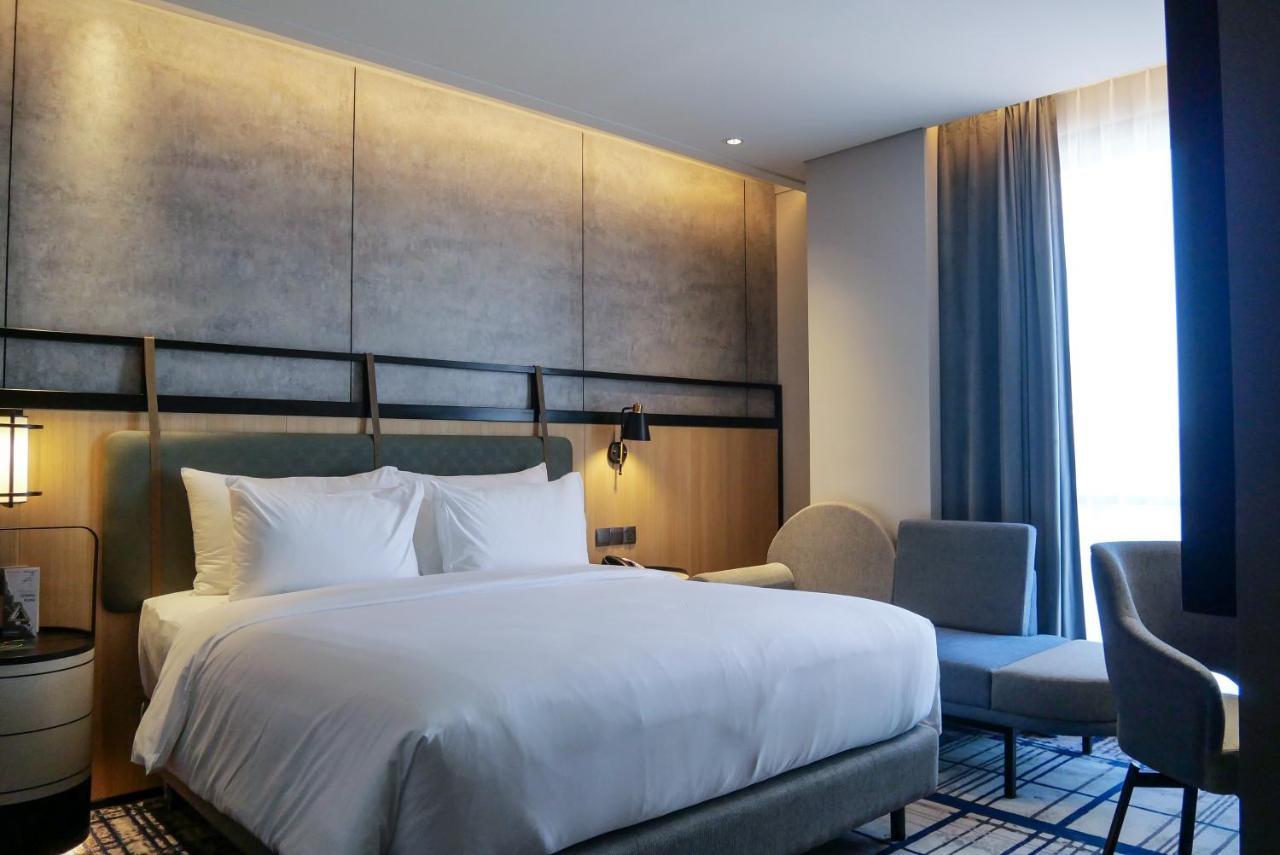 Mercure Surabaya Manyar Exterior photo