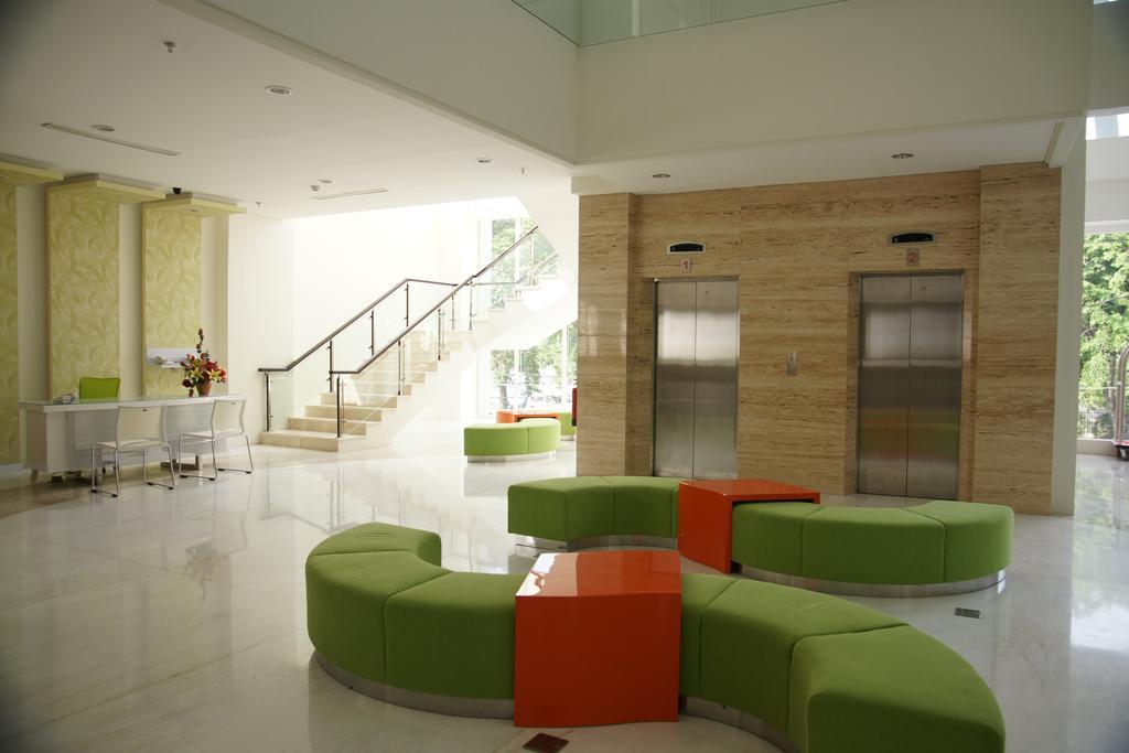 Mercure Surabaya Manyar Exterior photo